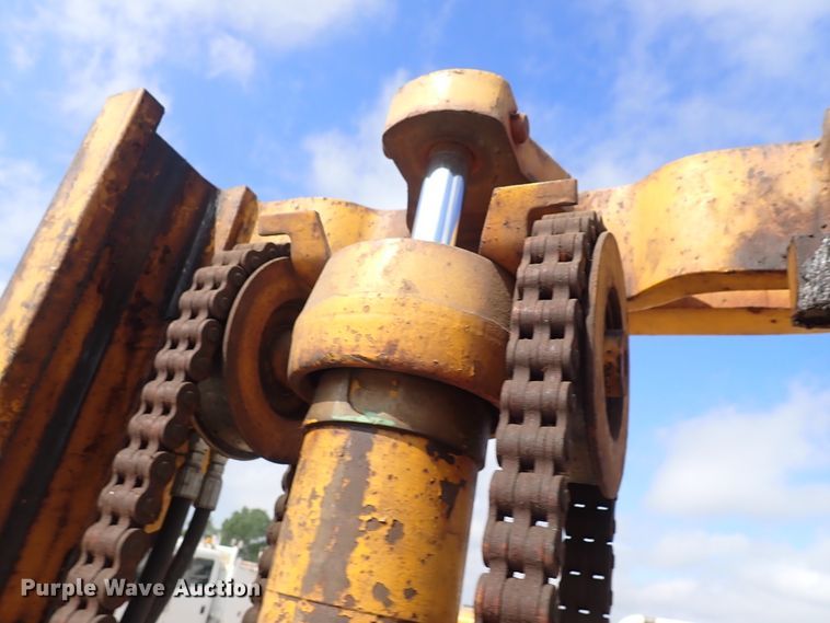 image for item EV9927 Caterpillar V60B  forklift