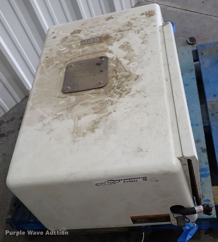 image for item EV9932 Onan QG7000 EFI  generator