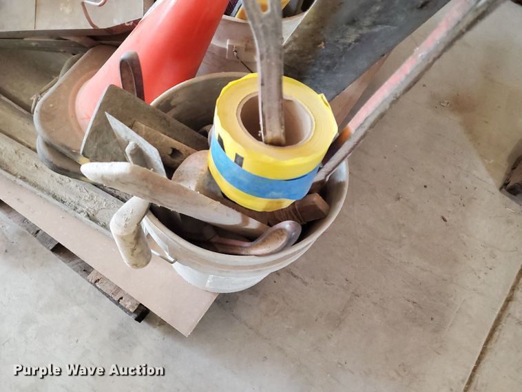 image for item GQ9693 Concrete tools