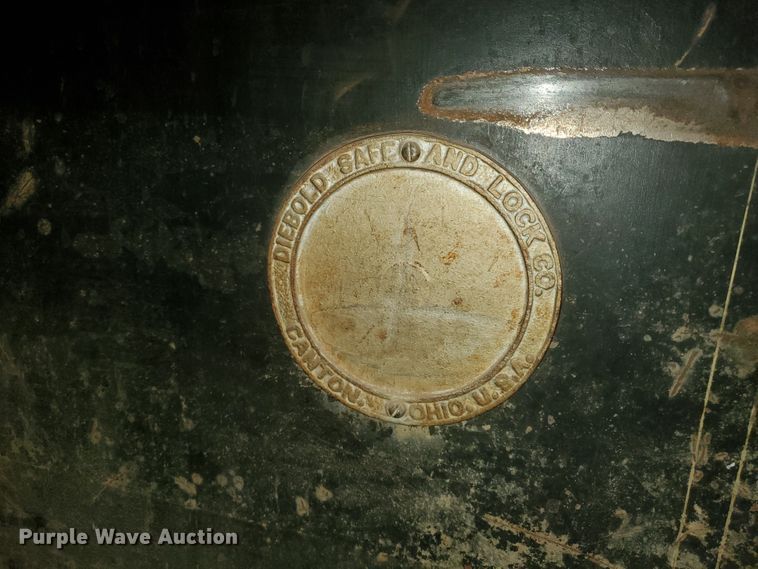 image for item GQ9702 Diebold safe