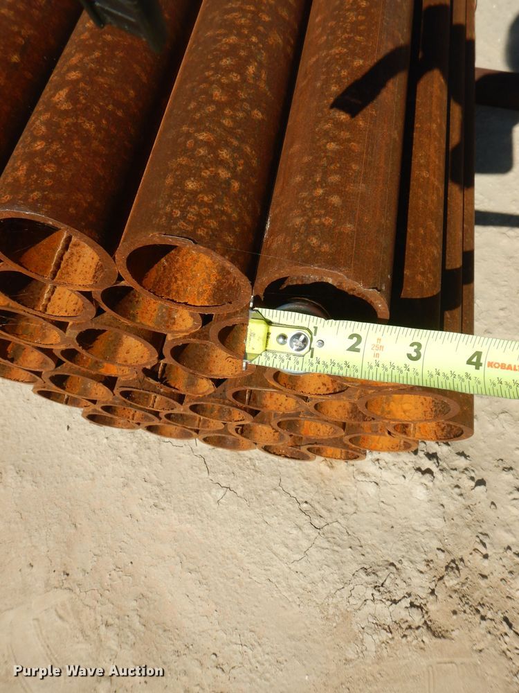 image for item HC9189 Approximately 37 pipes