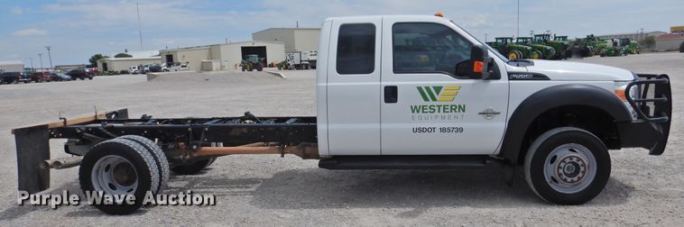 image for item HQ9301 2015 Ford F550 Super Duty XL  SuperCab truck cab and chassis