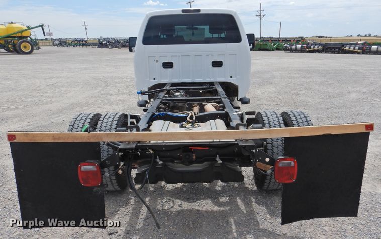 image for item HQ9301 2015 Ford F550 Super Duty XL  SuperCab truck cab and chassis