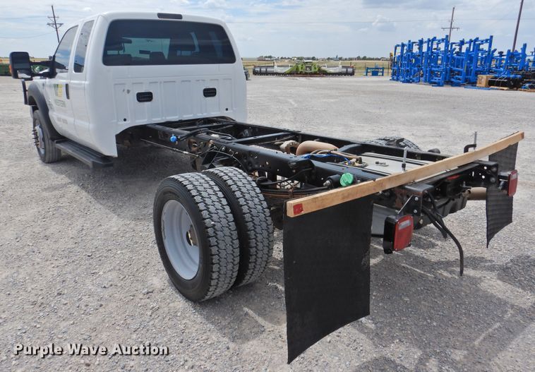 image for item HQ9301 2015 Ford F550 Super Duty XL  SuperCab truck cab and chassis