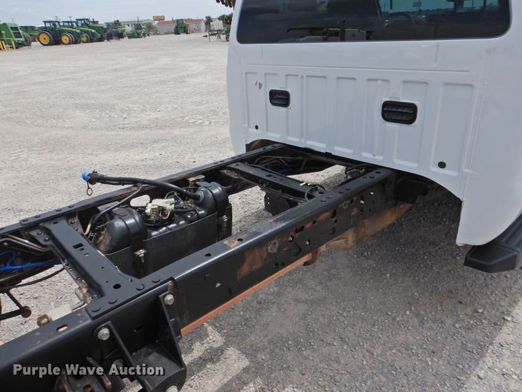image for item HQ9301 2015 Ford F550 Super Duty XL  SuperCab truck cab and chassis