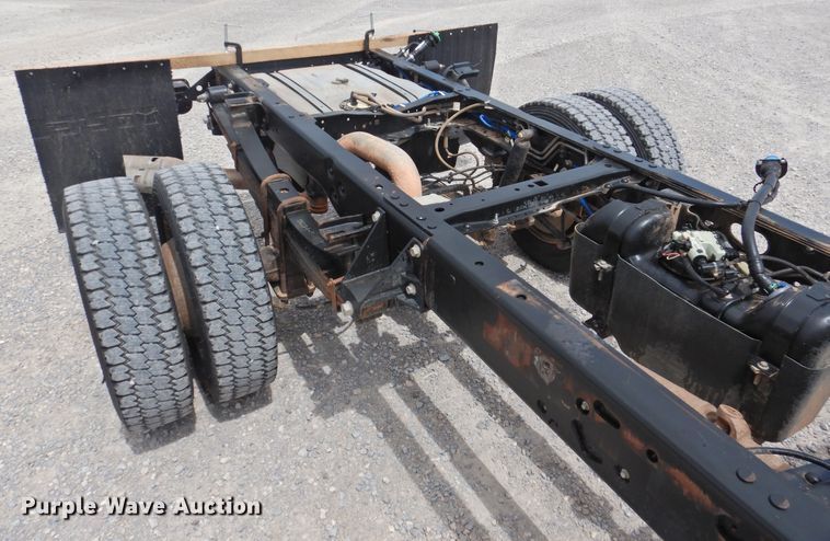 image for item HQ9301 2015 Ford F550 Super Duty XL  SuperCab truck cab and chassis