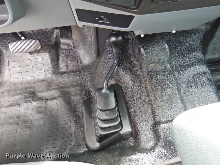 image for item HQ9301 2015 Ford F550 Super Duty XL  SuperCab truck cab and chassis