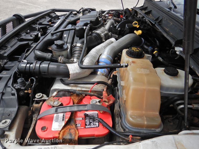 image for item HQ9301 2015 Ford F550 Super Duty XL  SuperCab truck cab and chassis