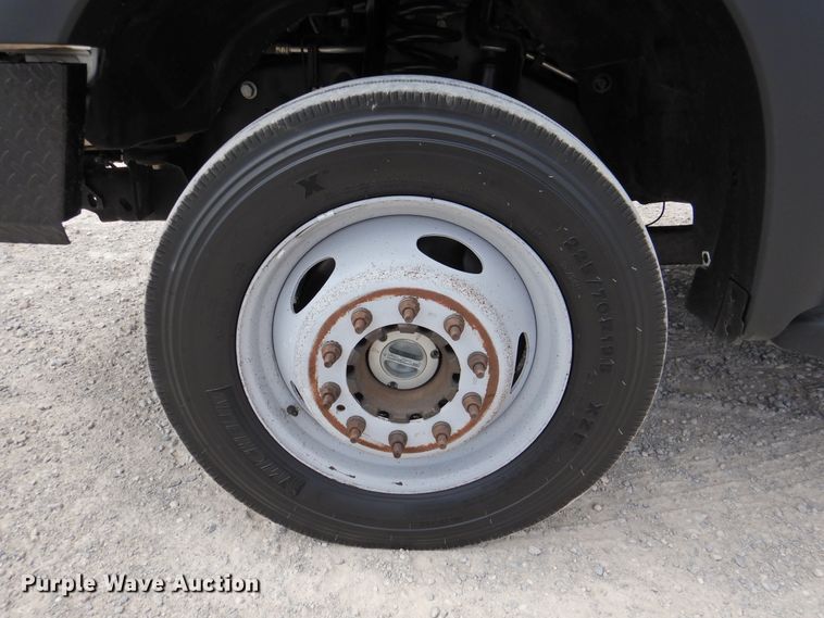 image for item HQ9301 2015 Ford F550 Super Duty XL  SuperCab truck cab and chassis