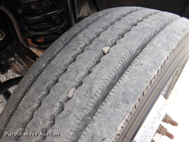 image for item HQ9301 2015 Ford F550 Super Duty XL  SuperCab truck cab and chassis