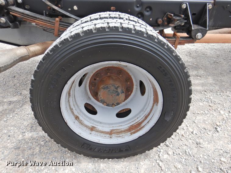 image for item HQ9301 2015 Ford F550 Super Duty XL  SuperCab truck cab and chassis