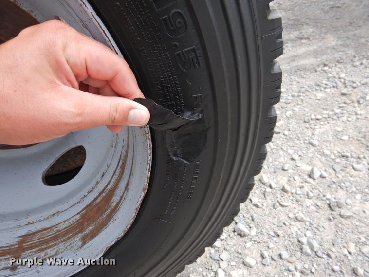 image for item HQ9301 2015 Ford F550 Super Duty XL  SuperCab truck cab and chassis