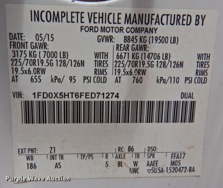 image for item HQ9301 2015 Ford F550 Super Duty XL  SuperCab truck cab and chassis