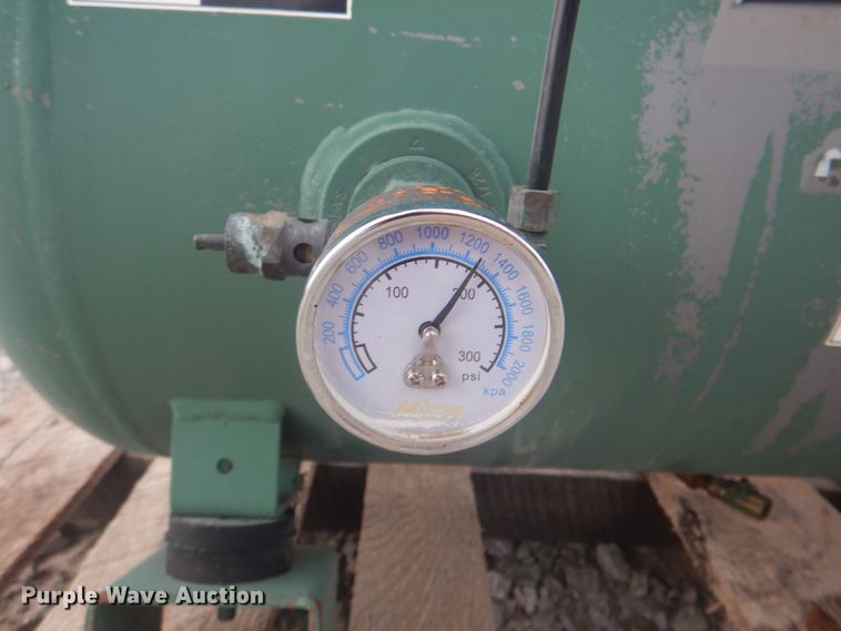 image for item HT9393 Champion  air compressor