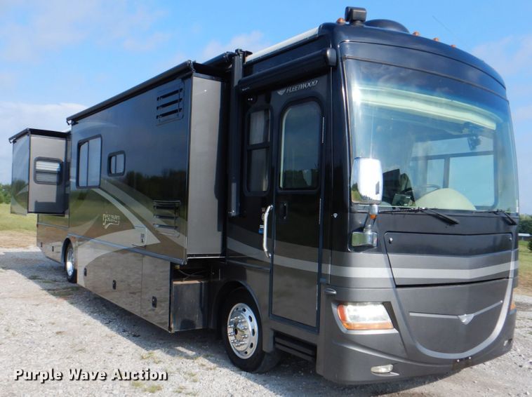 image for item HT9404 2008 Fleetwood Discovery  RV