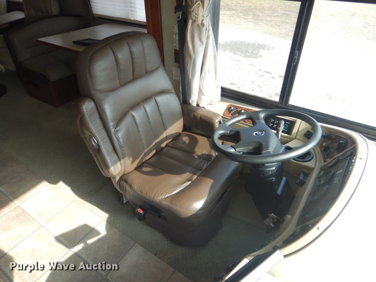 image for item HT9404 2008 Fleetwood Discovery  RV