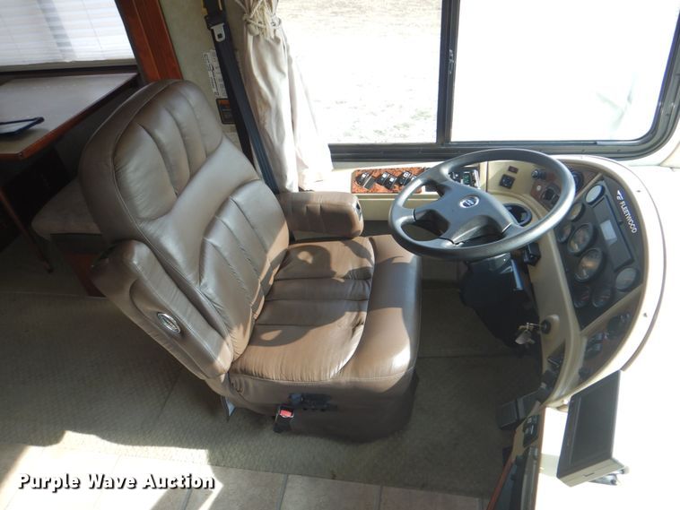 image for item HT9404 2008 Fleetwood Discovery  RV