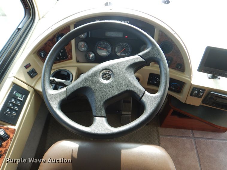 image for item HT9404 2008 Fleetwood Discovery  RV