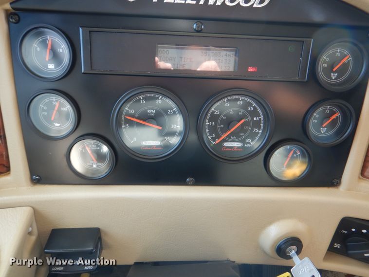 image for item HT9404 2008 Fleetwood Discovery  RV