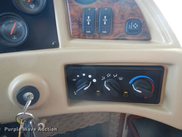 image for item HT9404 2008 Fleetwood Discovery  RV