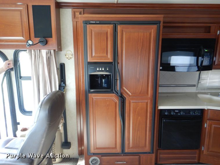 image for item HT9404 2008 Fleetwood Discovery  RV