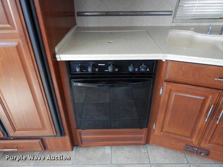 image for item HT9404 2008 Fleetwood Discovery  RV