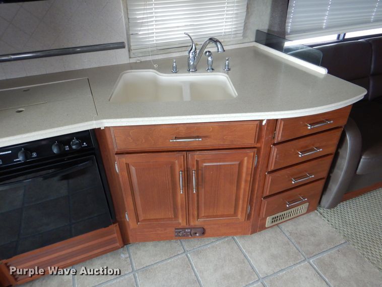 image for item HT9404 2008 Fleetwood Discovery  RV