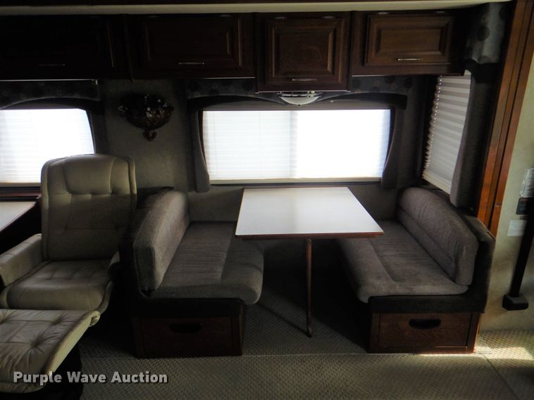 image for item HT9404 2008 Fleetwood Discovery  RV