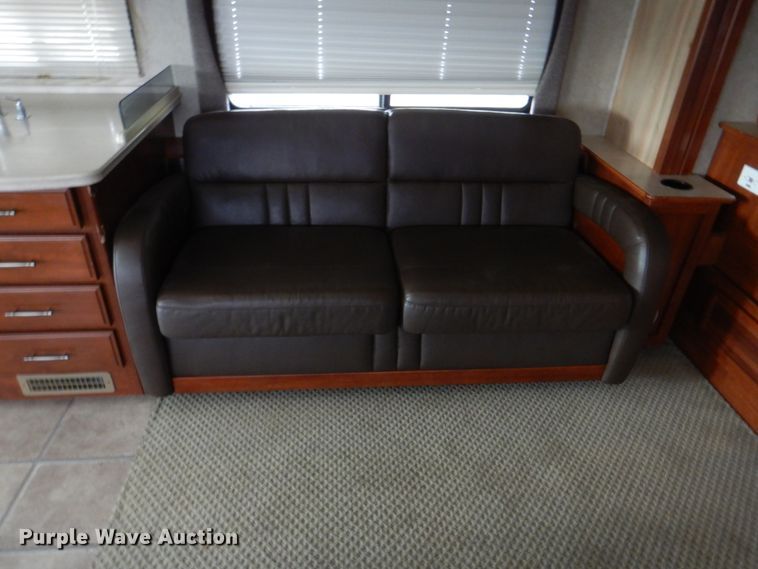 image for item HT9404 2008 Fleetwood Discovery  RV