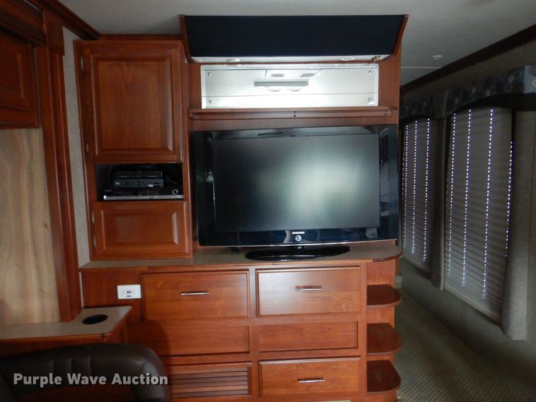 image for item HT9404 2008 Fleetwood Discovery  RV