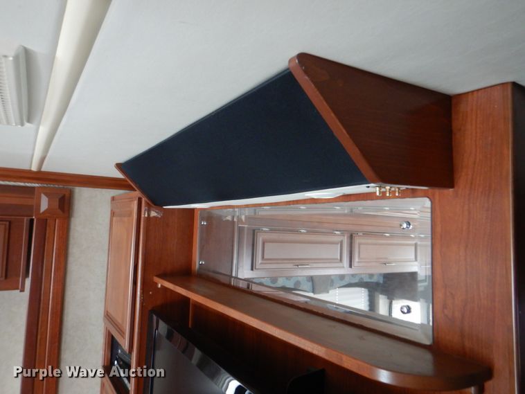 image for item HT9404 2008 Fleetwood Discovery  RV