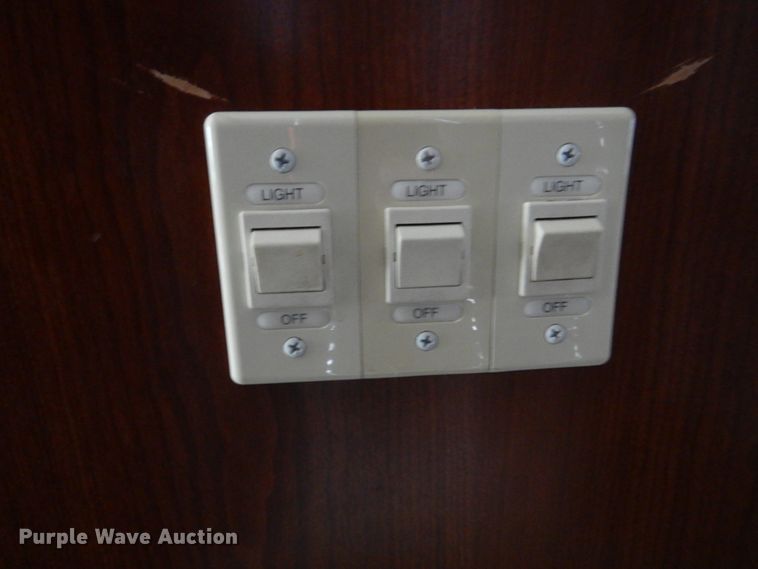 image for item HT9404 2008 Fleetwood Discovery  RV