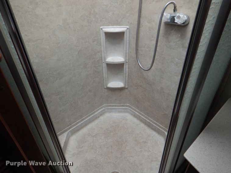 image for item HT9404 2008 Fleetwood Discovery  RV