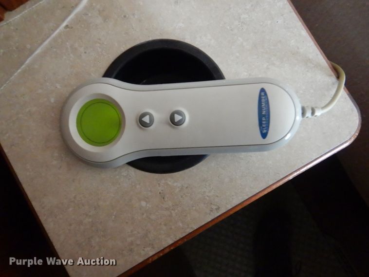 image for item HT9404 2008 Fleetwood Discovery  RV