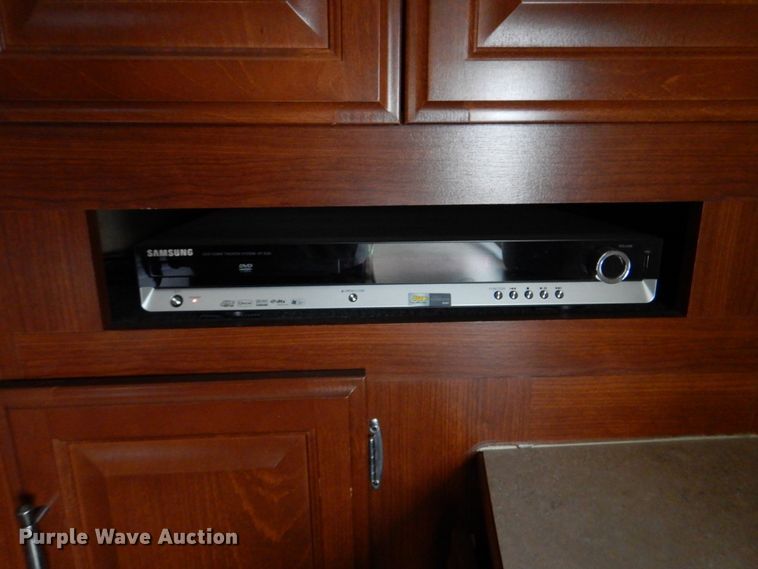 image for item HT9404 2008 Fleetwood Discovery  RV