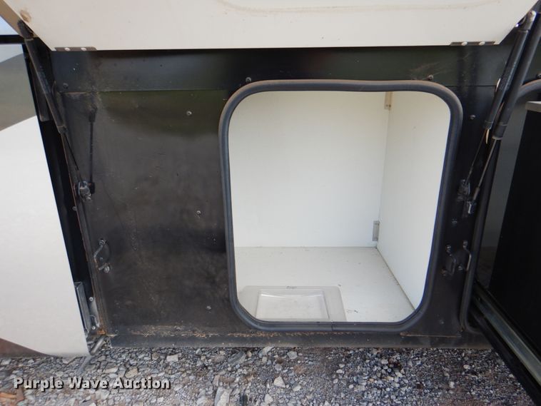 image for item HT9404 2008 Fleetwood Discovery  RV