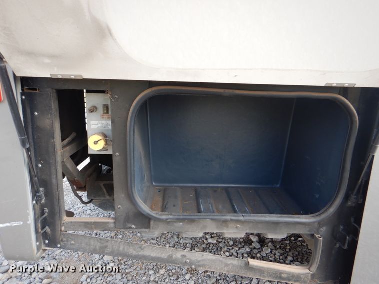 image for item HT9404 2008 Fleetwood Discovery  RV