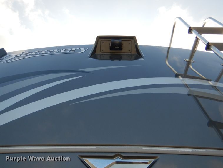 image for item HT9404 2008 Fleetwood Discovery  RV