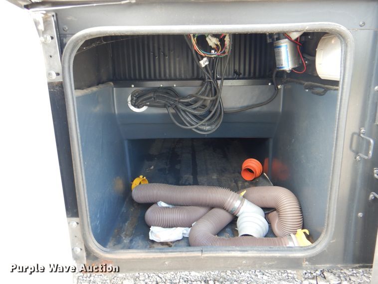 image for item HT9404 2008 Fleetwood Discovery  RV