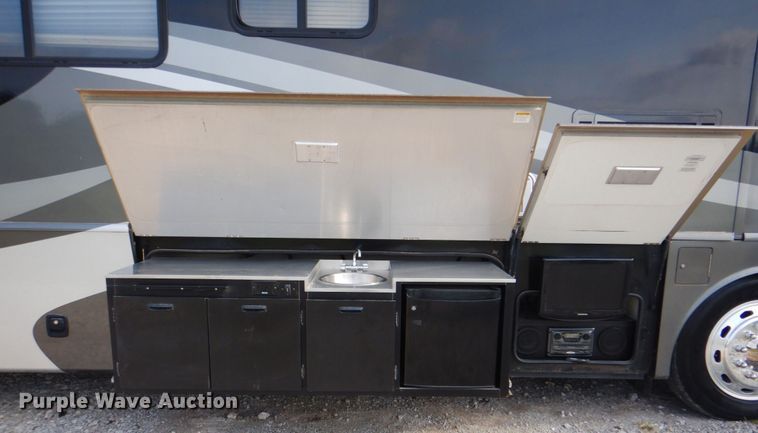 image for item HT9404 2008 Fleetwood Discovery  RV