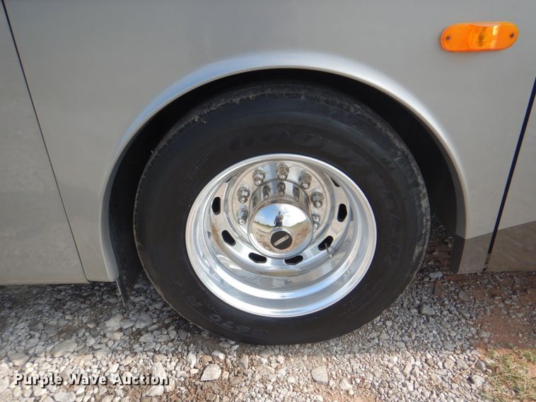 image for item HT9404 2008 Fleetwood Discovery  RV