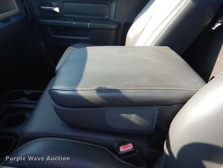 image for item HT9410 2011 Dodge Ram 5500HD  truck cab and chassis