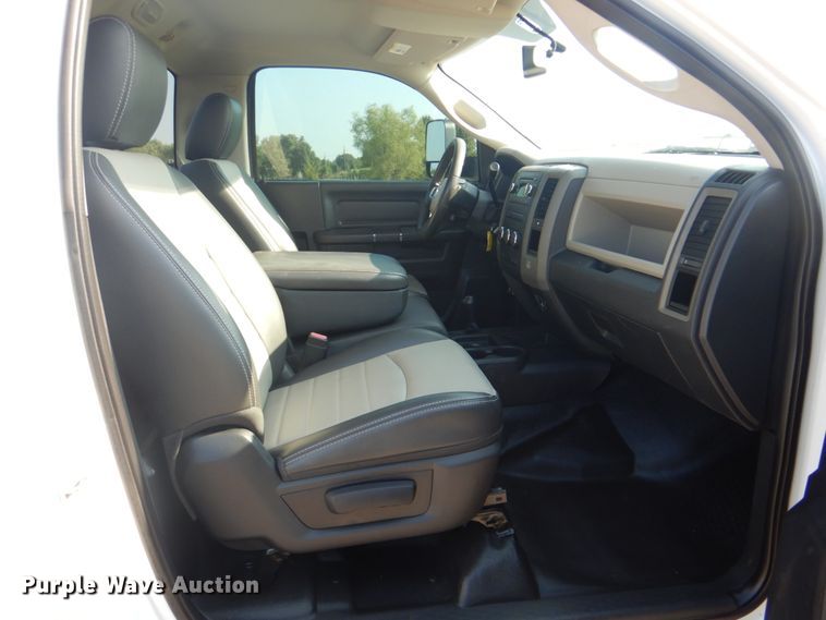 image for item HT9410 2011 Dodge Ram 5500HD  truck cab and chassis