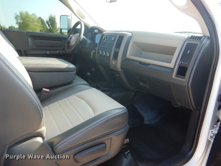 image for item HT9410 2011 Dodge Ram 5500HD  truck cab and chassis