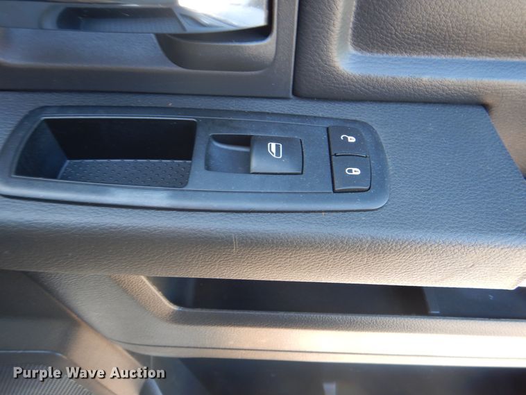 image for item HT9410 2011 Dodge Ram 5500HD  truck cab and chassis