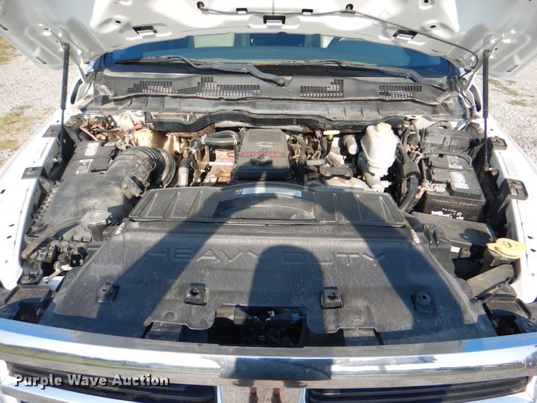 image for item HT9410 2011 Dodge Ram 5500HD  truck cab and chassis