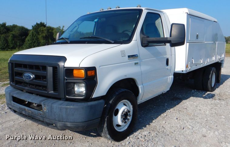 image for item HT9411 2012 Ford E450 Super Duty  sprayer truck