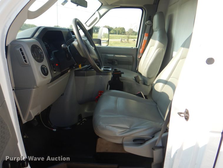 image for item HT9411 2012 Ford E450 Super Duty  sprayer truck