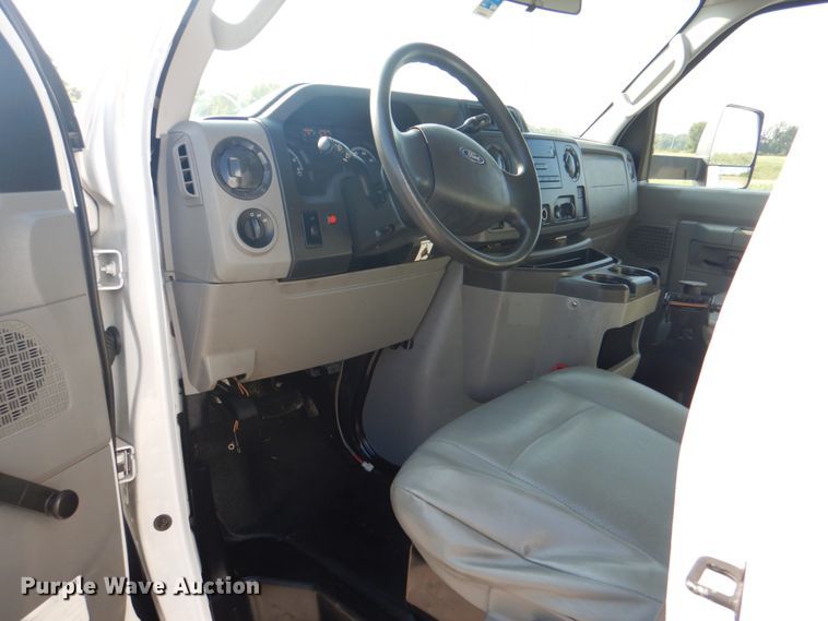 image for item HT9411 2012 Ford E450 Super Duty  sprayer truck