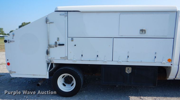 image for item HT9411 2012 Ford E450 Super Duty  sprayer truck